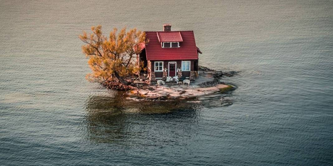 Google Maps’te bile zor görünüyor! Dünyanın en küçük adası: 1 ev ve 1 ağaçtan oluşuyor 2
